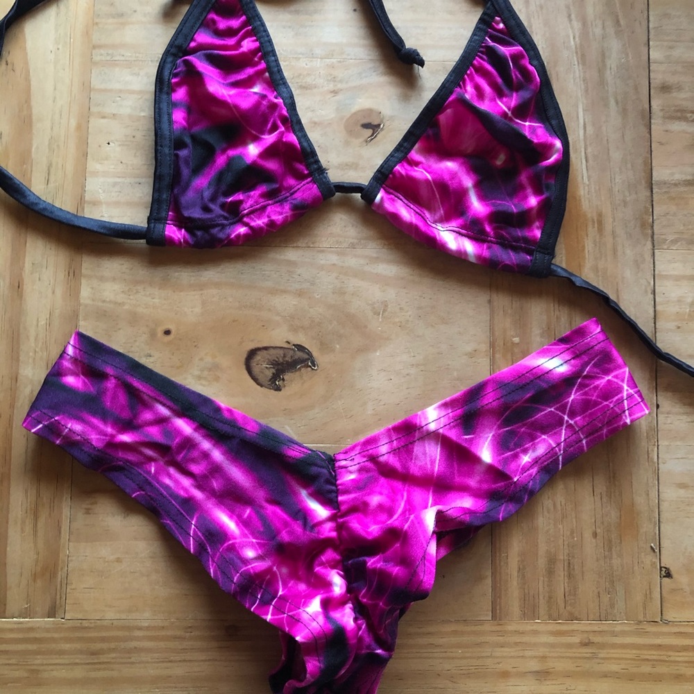 Handmade scrunched butt bikini - Picture 2 of 2